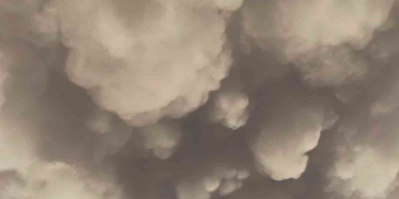 Deprem Sonrası Gök Yüzünde Oluşan Bulutlanma Ve Renk Hayrete Düşürdü