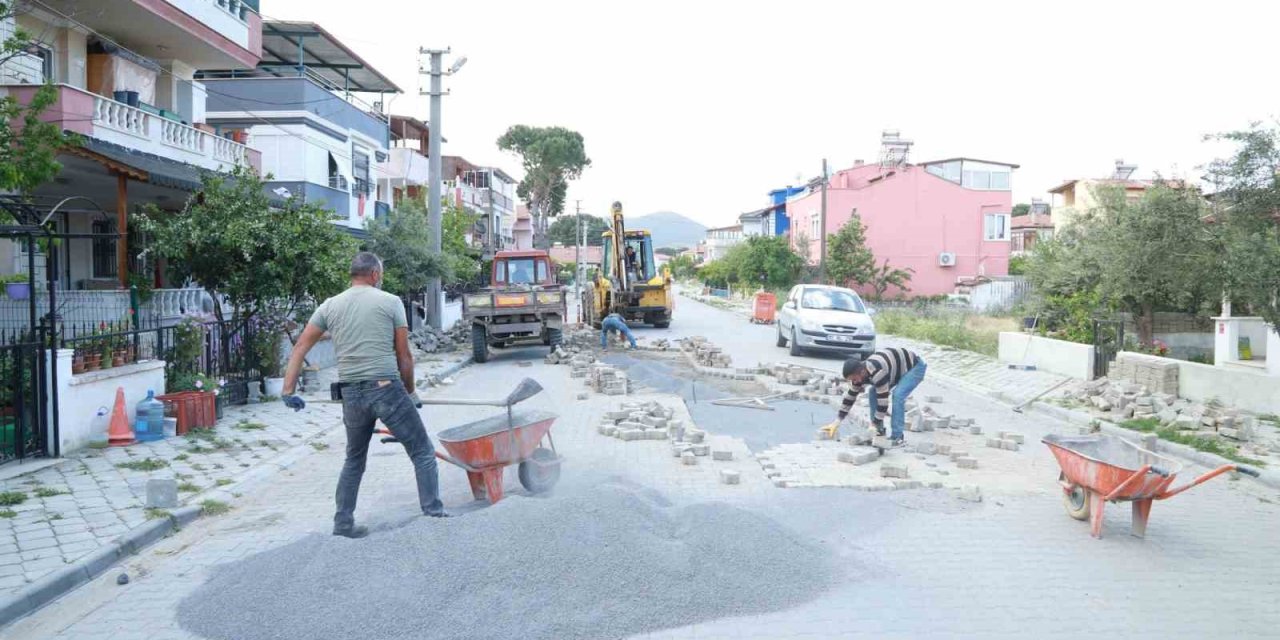 Burhaniye Belediyesi Fen İşleri Ekipleri Çalışmalarına Devam Ediyor