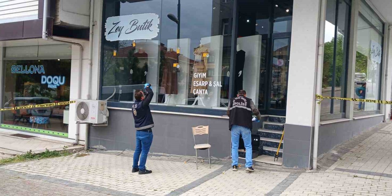 Beylikdüzü’nde Giyim Mağazasına Silahlı Saldırı