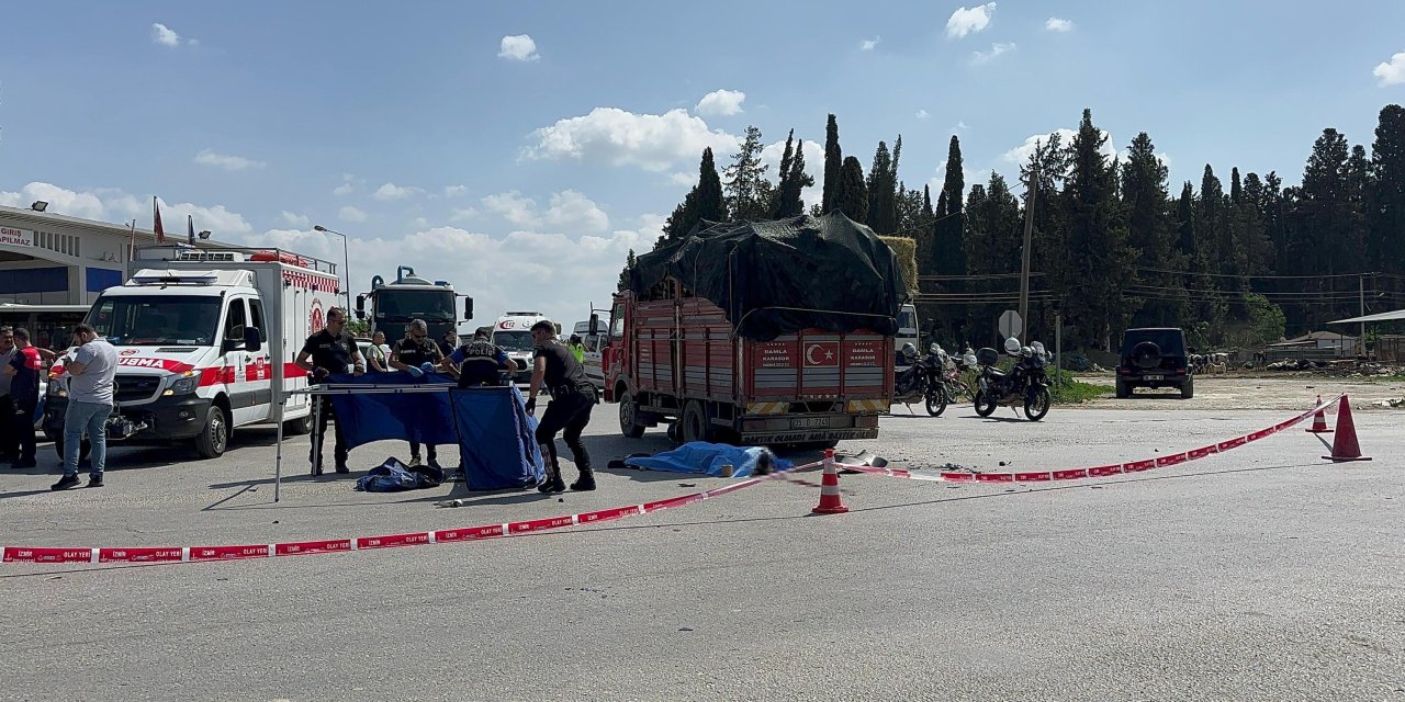 Kamyonla Çarpışan Motosikletin Sürücüsü Bekçi, Hayatını Kaybetti
