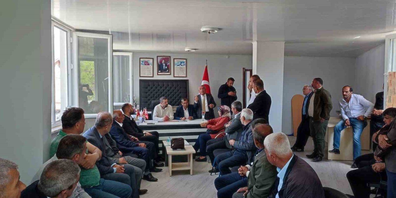 Akçadağ Muhtarlar Derneği Başkanlığına Eyüp Gönültaş Seçildi