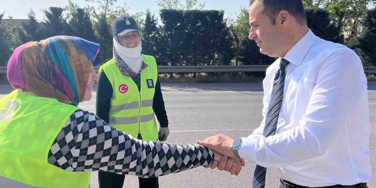 Başkan Ahmet Akın’dan Emekçi Kadınlara Sürpriz Ziyaret