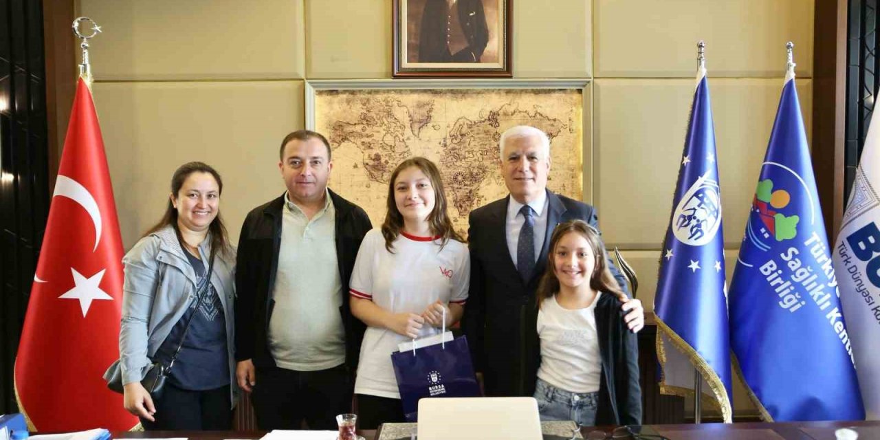 Başarılı Çocuklar Ödüllendirildi