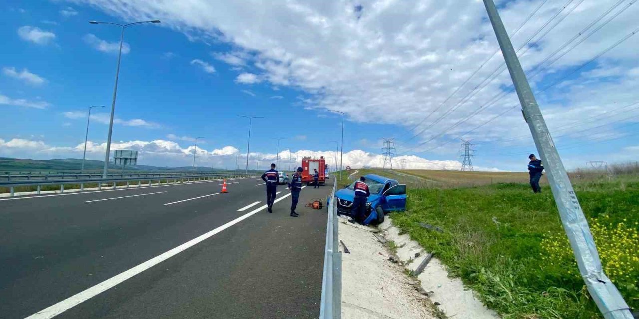 Çanakkale’de Kontrolden Çıkan Araç Takla Attı: 1 Ölü, 1 Yaralı