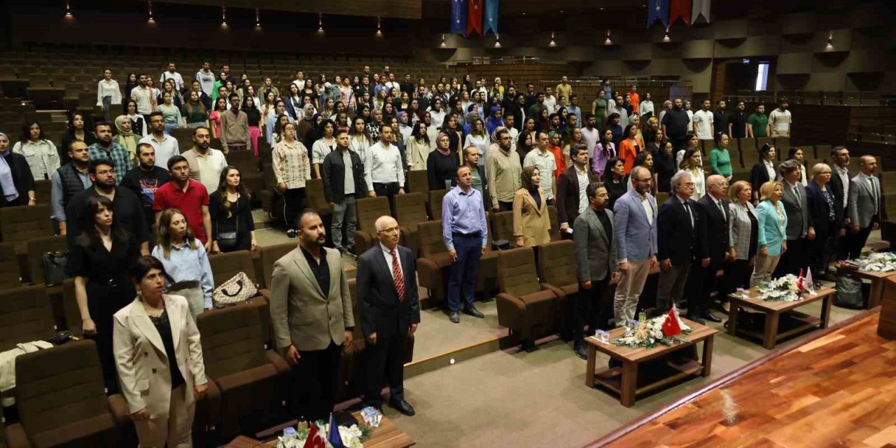 Hkü’de ’adölesan İdiopatik Skolyoz’ Kongresi