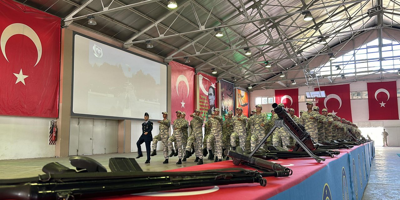 Kütahya’da Eğitimlerini Tamamlayan Sözleşmeli Erler Yemin Etti