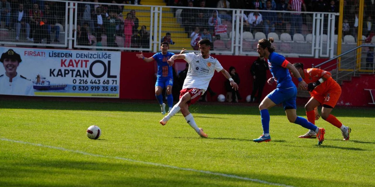 Batman Valisi Ve Milletvekilinden Batman Petrolspor’a Bağış