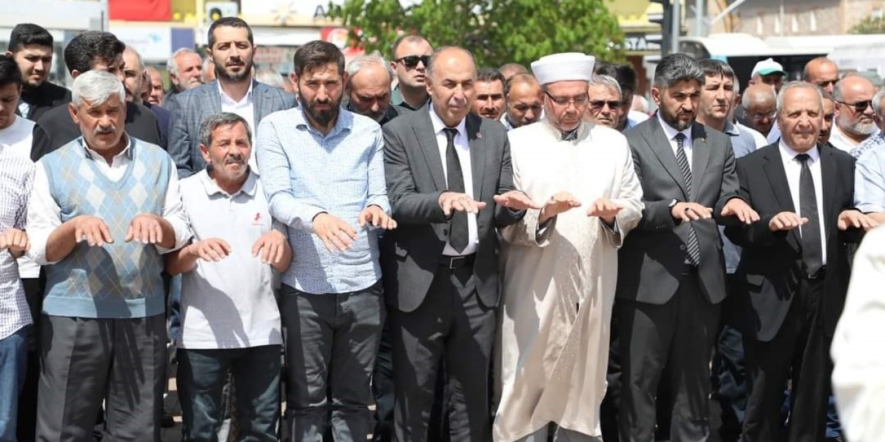 Alacalılar Yağmur Duasına Çıktı