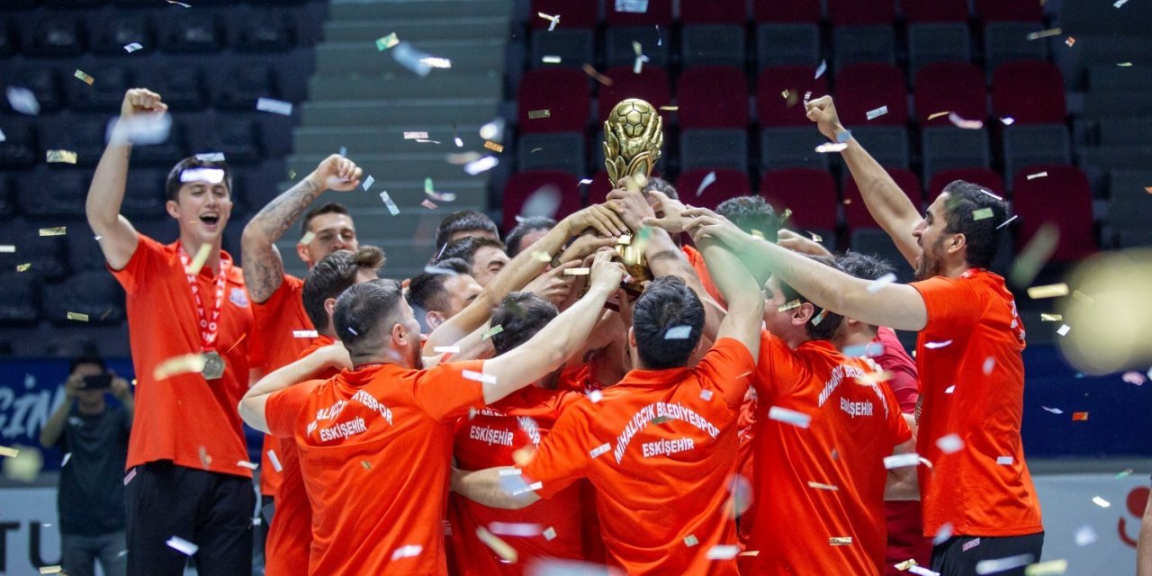 Hentbol Erkekler 1. Ligi’nde Mihalıççık Belediyesi Şampiyon Oldu