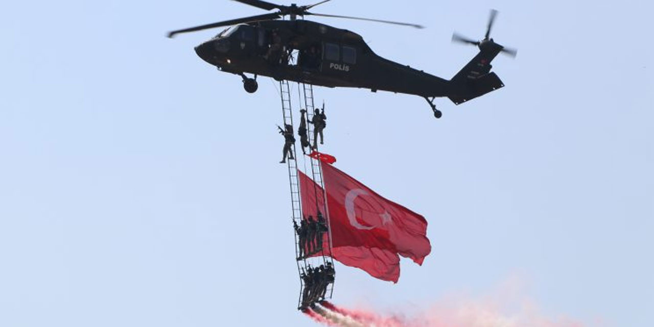 Jandarma Çelik Kanatlar Rize Semalarında Gösteri Uçuşu Yapacak