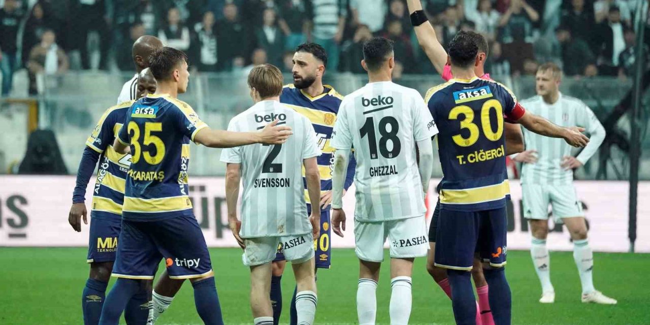 Beşiktaş’ta Svensson, Fenerbahçe Derbisinde Yok!