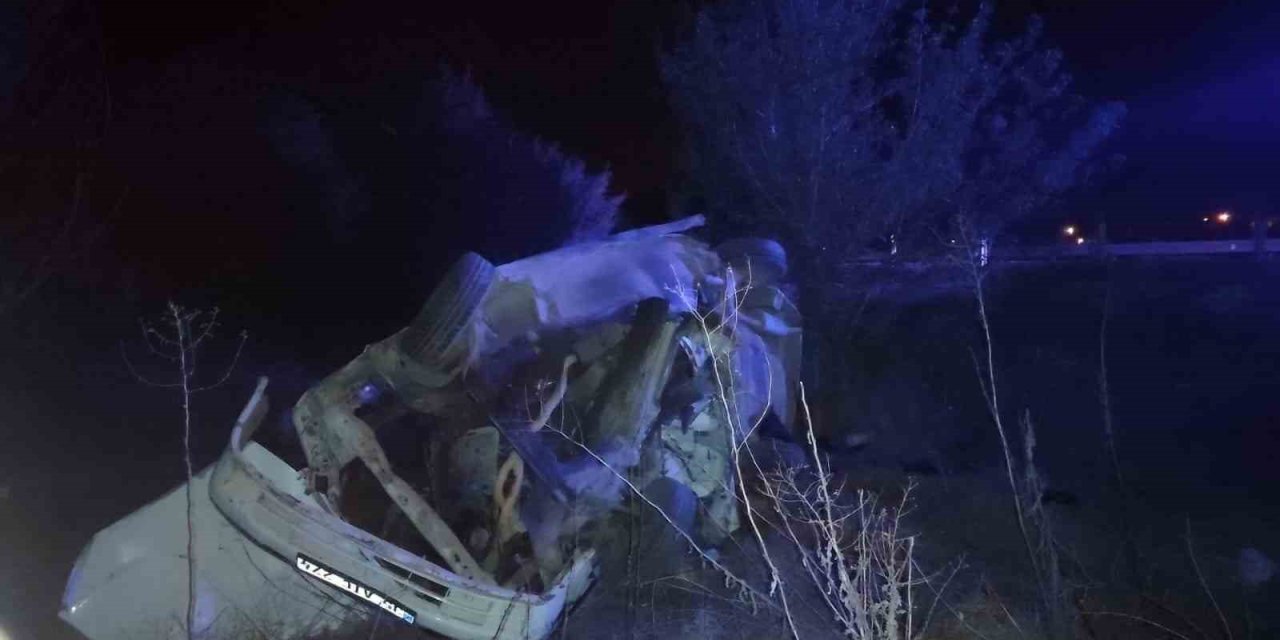 Afyonkarahisar’da Trafik Kazası: 1 Ölü, 2 Yaralı