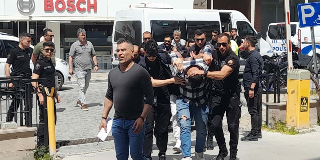 Kuşadası'nda Restorana Silahlı Saldırıda 2 Tutuklama