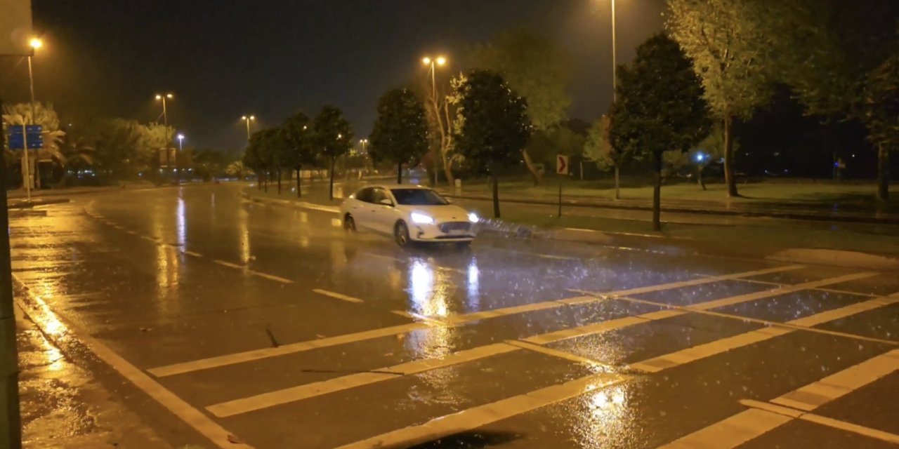 İstanbul'da Beklenen Yağış Başladı