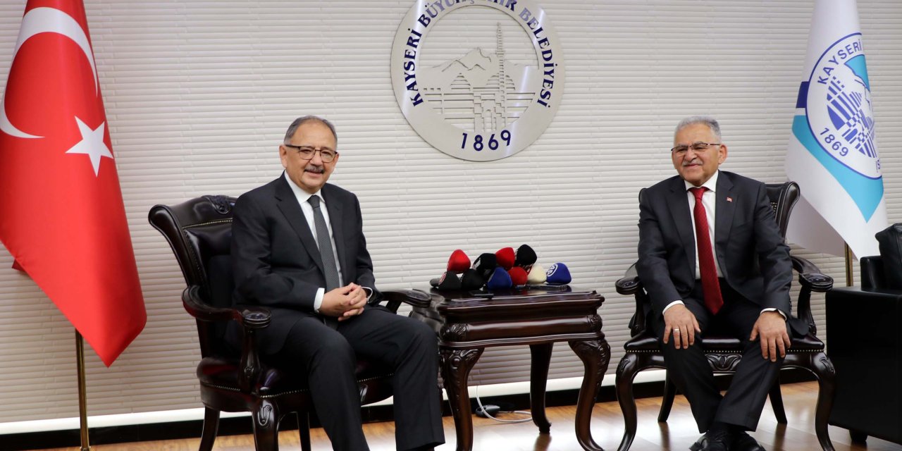 Bakan Özhaseki'den Kentsel Dönüşüm Yapacak Tüm Belediyelere: Kapımız Sonuna Kadar Açık