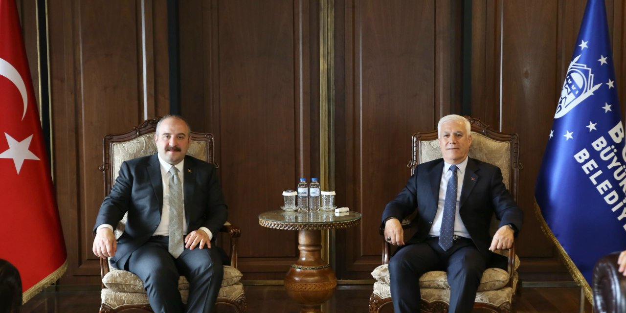 Ak Parti’li Vekillerden Bursa Büyükşehir Belediye Başkanı Bozbey'e 'Hayırlı Olsun' Ziyareti