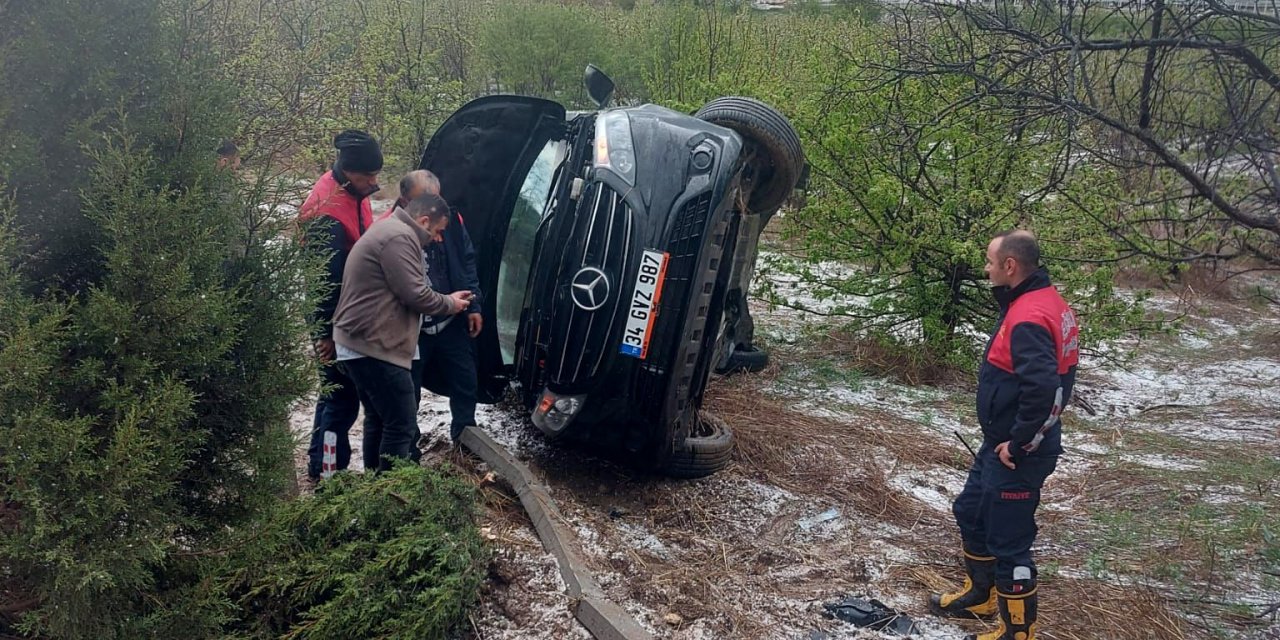 Minibüs Bahçeye Uçtu: 1 Ölü, 8 Yaralı