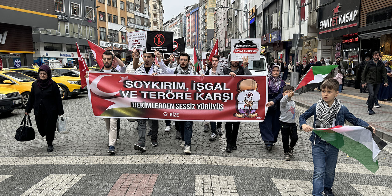 Rize'de sağlık çalışanları "sessiz yürüyüş" yaparak İsrail'i protesto etti