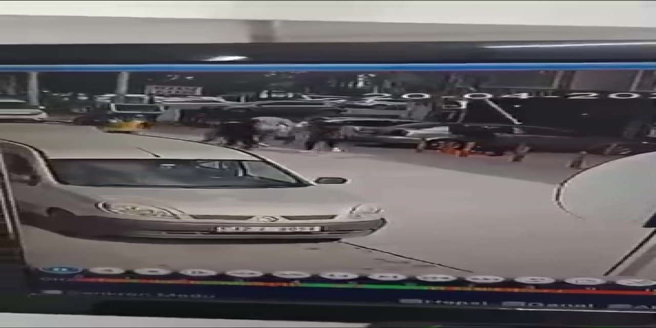 Konya'da Fırtına Ağaçları Devirdi, Baz İstasyonu Otomobilin Üstüne Düştü