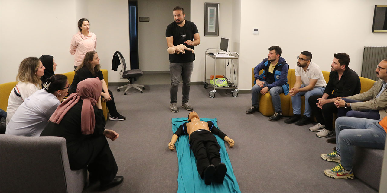 Rize’de Belediye Personeline Temel Yaşam Desteği Eğitimi