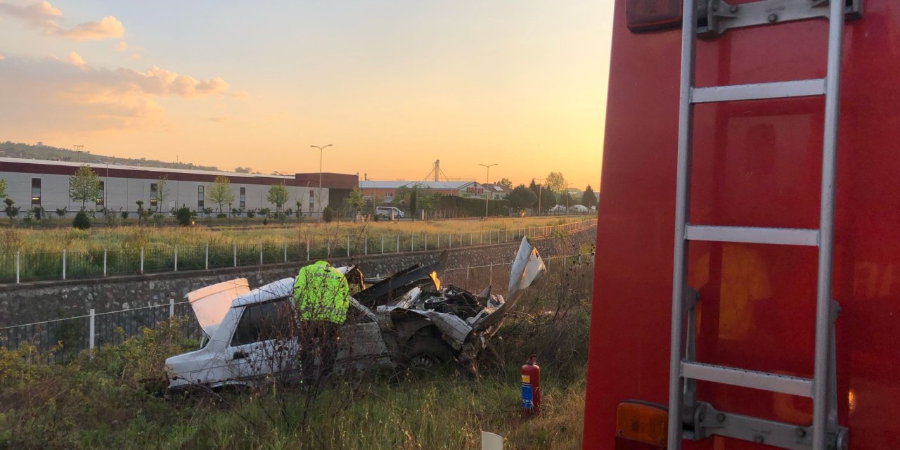 Takla Atan Otomobilden Fırlayan Sürücü Öldü
