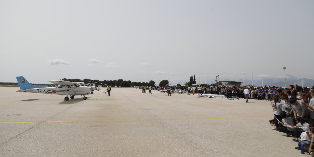 Model Uçaklar, Çocuklar İçin Havalandı