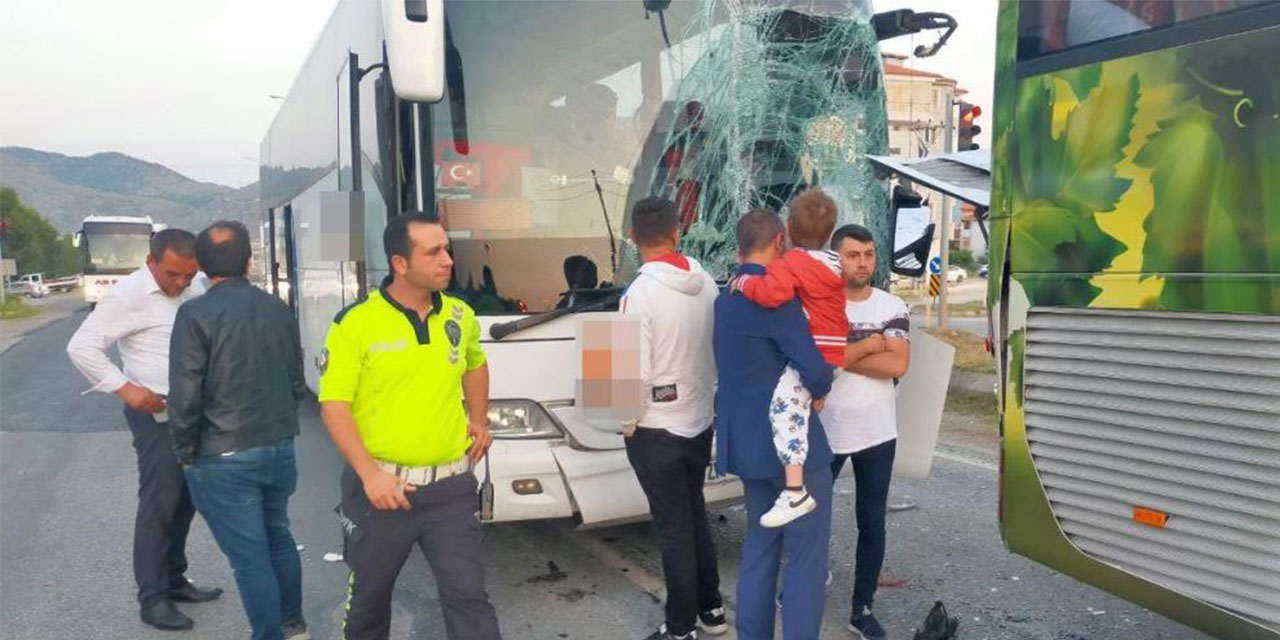 Yolcu otobüslerinin karıştığı kaza ucuz atlatıldı