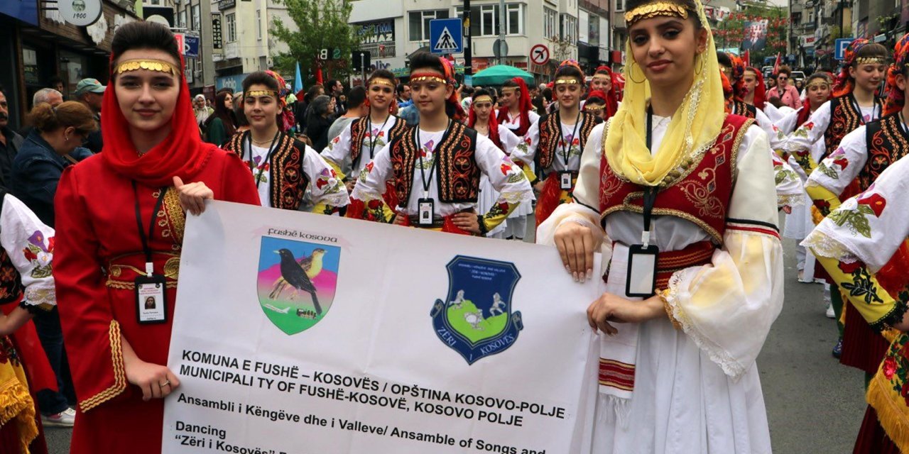 Tekirdağ'da 23 Nisan Kutlamaları, Balkan Ülkelerinden Gelen Çocukların Katılımıyla Başladı