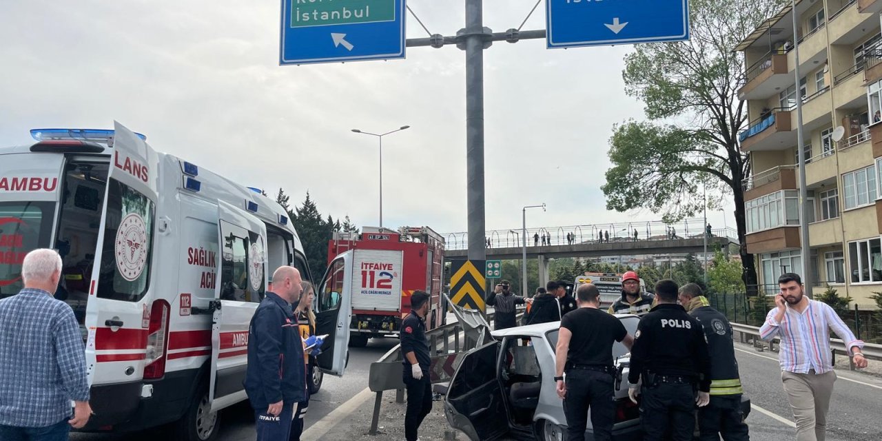 Bariyerlere Çarpan Otomobilin Sürücüsü Öldü