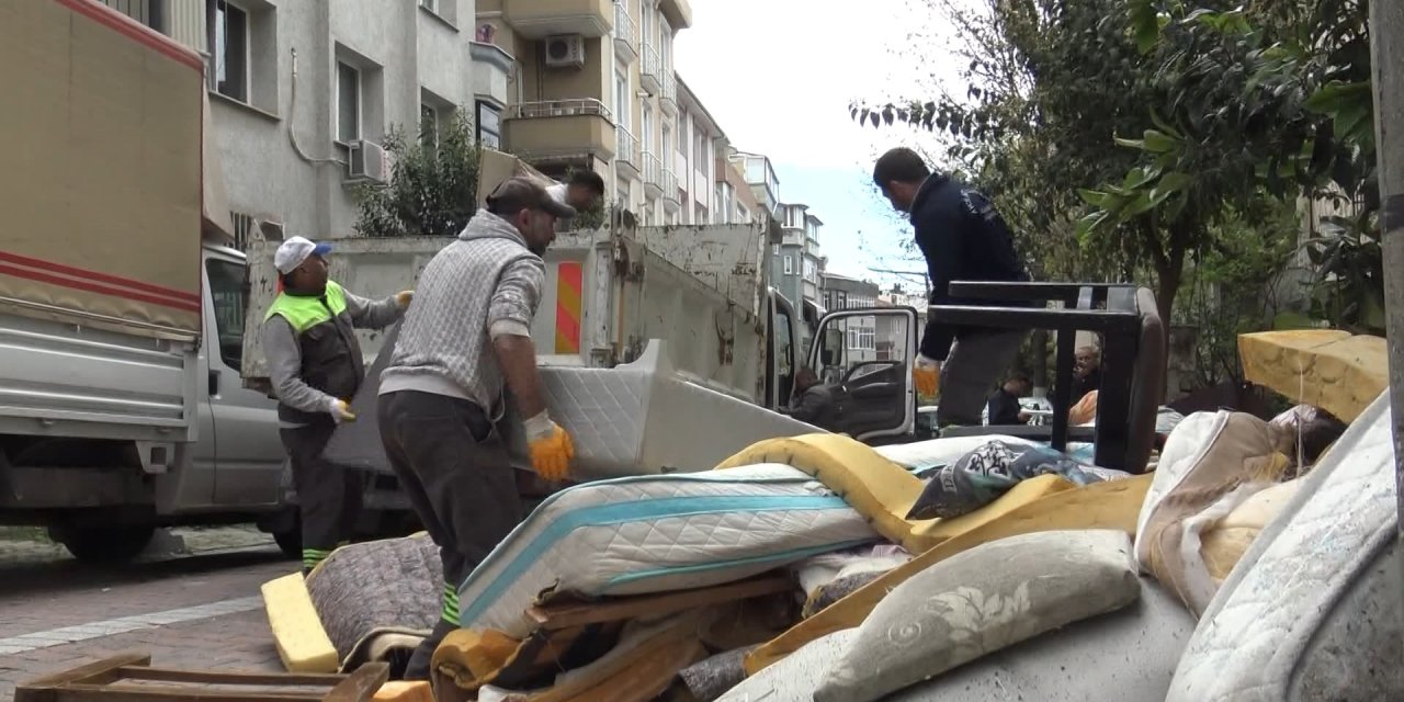 İstanbul- Avcılar'da Kiracılara Kızan Ev Sahibi Eşyaları Balkondan Attı