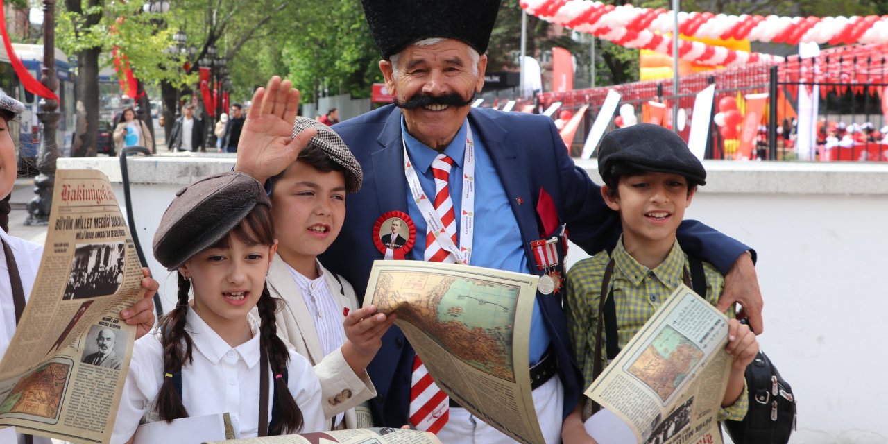 Bakan Tekin, Koltuğunu 6'ncı Sınıf Öğrencisi Irmak'a Devretti