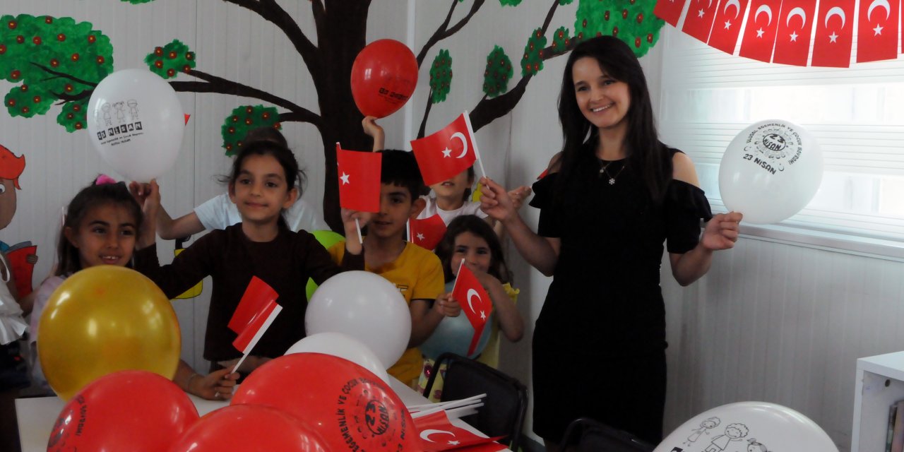 Marmara Depremini Yaşayan Pelin Öğretmen, Hataylı Öğrencilere Umut Oldu