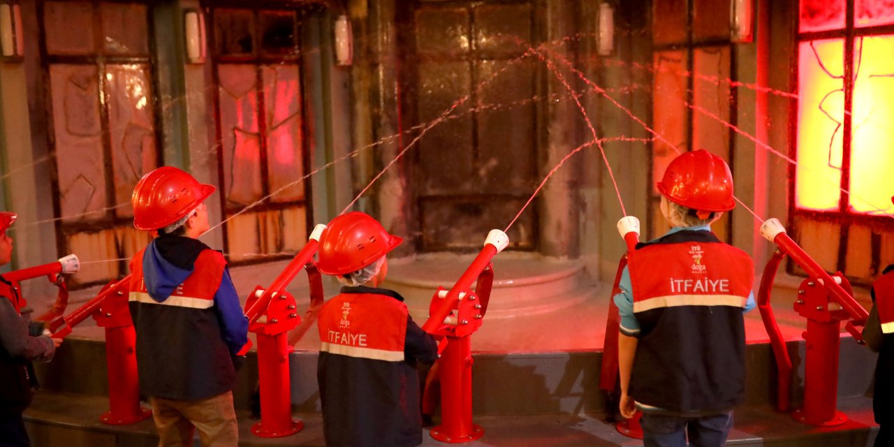 Çocuklar 23 Nisan’da Farklı Meslek Gruplarını Deneyimledi