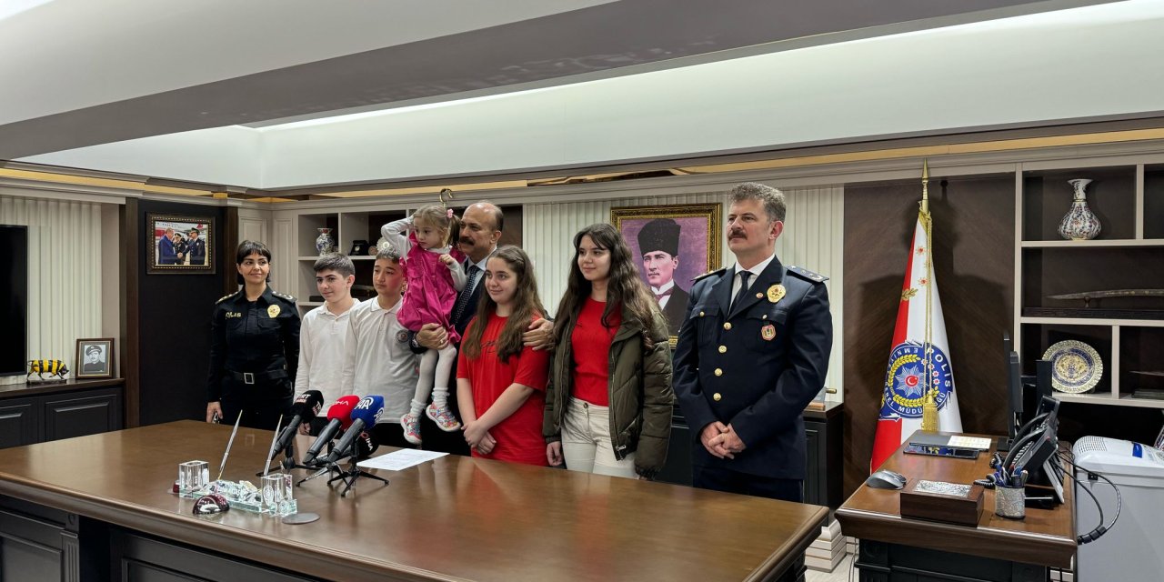 İstanbul- İstanbul İl Emniyet Müdürü Zafer Aktaş, Koltuğunu Şehit Çocuğuna Bıraktı