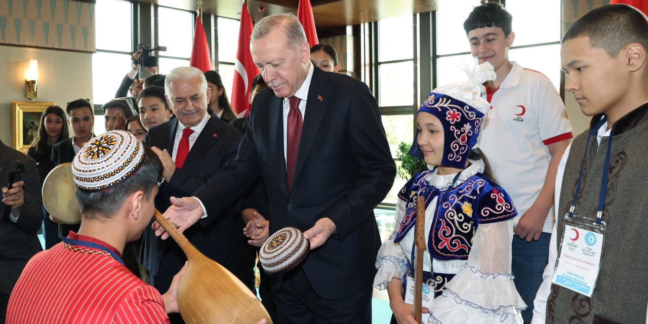 Cumhurbaşkanı Erdoğan, Türk Dünyası Çocuklarıyla Buluştu