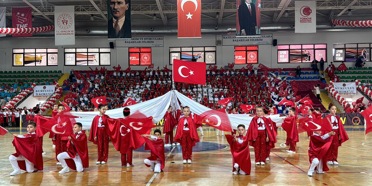 23 Nisan Ulusal Egemenlik ve Çocuk Bayramı Rize'de kutlandı