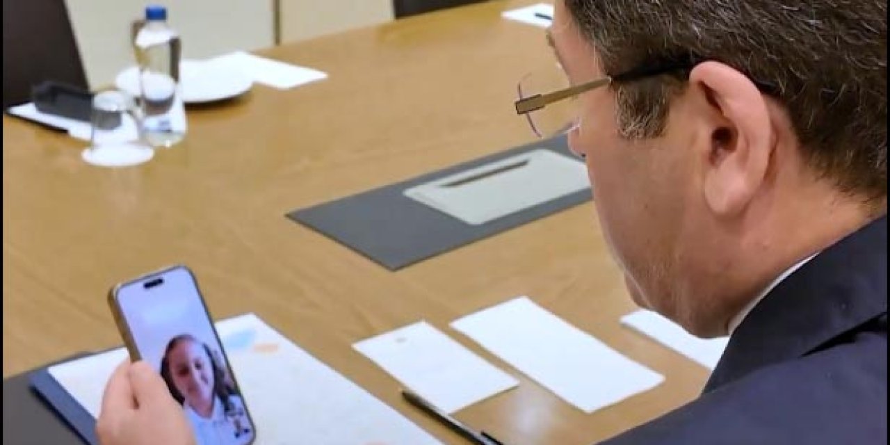 Bakan Tunç, Kendisine Mektup Yazan Melisa Nur'un Bayramını Kutladı