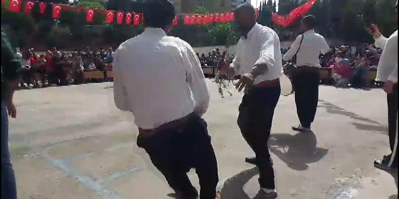 23 Nisan Kutlamalarında Zurnacının Bayılması Kamerada