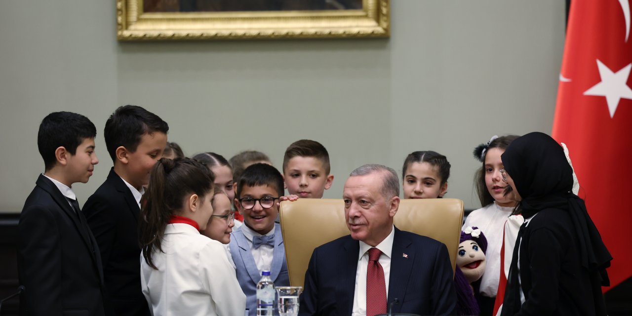 Cumhurbaşkanı Erdoğan, Çocuklarla Bir Araya Geldi