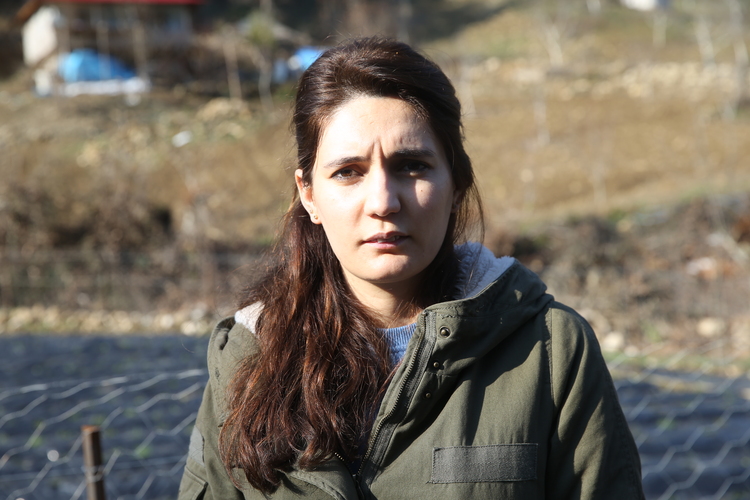 Doktora öğrencisi genç kız, devlet desteğiyle kapama meyve bahçesi kurdu