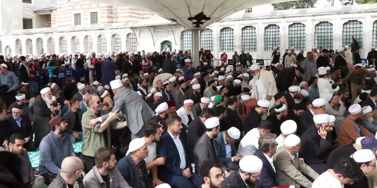 İstanbul - İsmailağa Cemaati Lideri Hasan Kılıç İçin Cenaze Töreni - 1