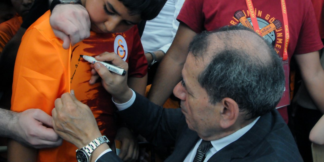 Galatasaray Yönetimi, 23 Nisan’ı Hatay’da Kutladı. Özbek: "Bölgeden Elimizi Çekmeyeceğiz"