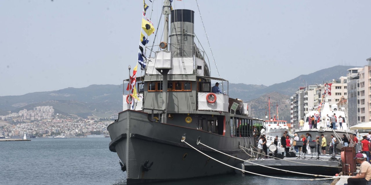 Tcg Nusret Müze Gemisi'ne İzmir'de Ziyaretçi Akını