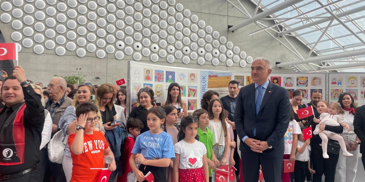 Bakan Ersoy Çocuk Korosu'nun 23 Nisan Konserine Katıldı