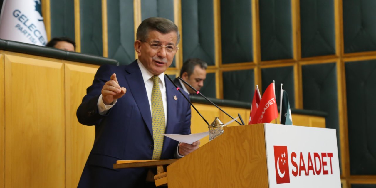 Davutoğlu: Sayın Cumhurbaşkanı'na Sağlıklı Tartışmanın Önünü Açmasını Tavsiye Ediyorum