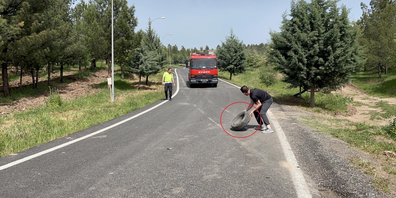 Diyarbakır’da Lastiği Fırlayan Otomobil Takla Attı: 3 Yaralı