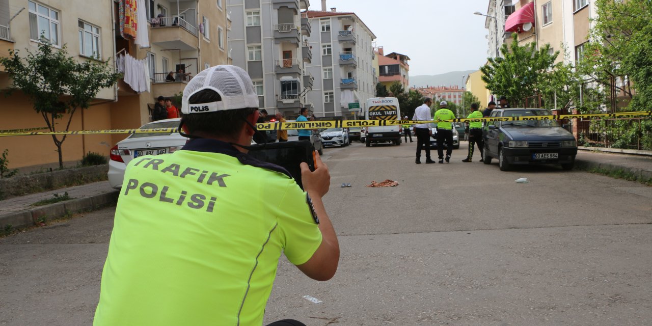 Servis Minibüsünün Çarptığı 3 Yaşındaki Çocuk Hayatını Kaybetti