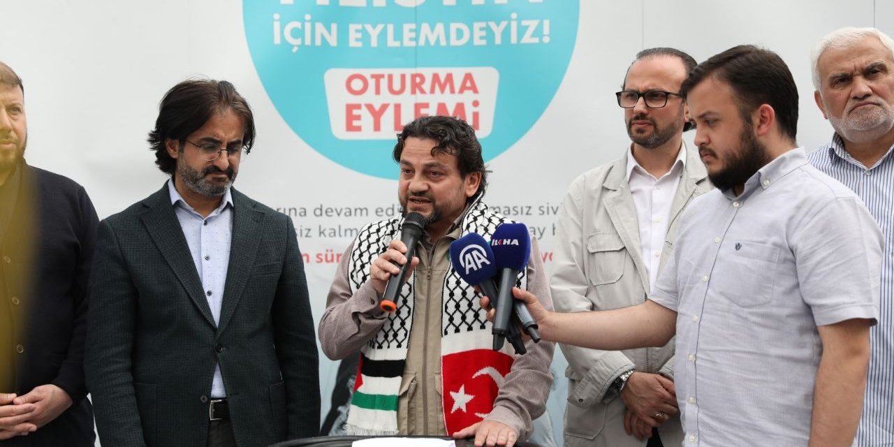 İstanbul-ihh, Gazze'deki Soykırıma Karşı Sultanahmet Meydanı'nda Oturma Eylemi Başlattı
