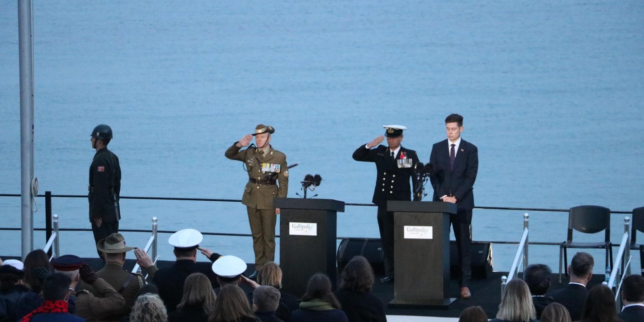 Anzaklar,  Gelibolu Yarımadası'nda Şafak Ayini İle Anıldı