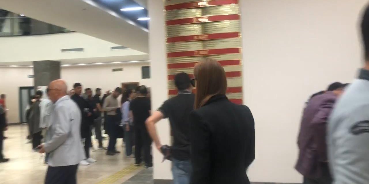 İstanbul- Dilan Polat'ın Yargılandığı Kurşunlama Davası: Banu Parlak Adliyeye Geldi -1